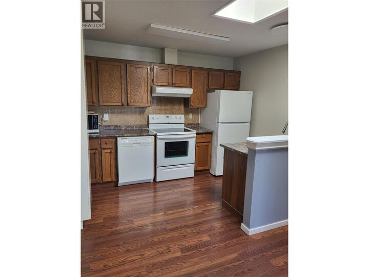 Property Photo:  601 Wade Avenue West 105  BC V2A 1V6 
