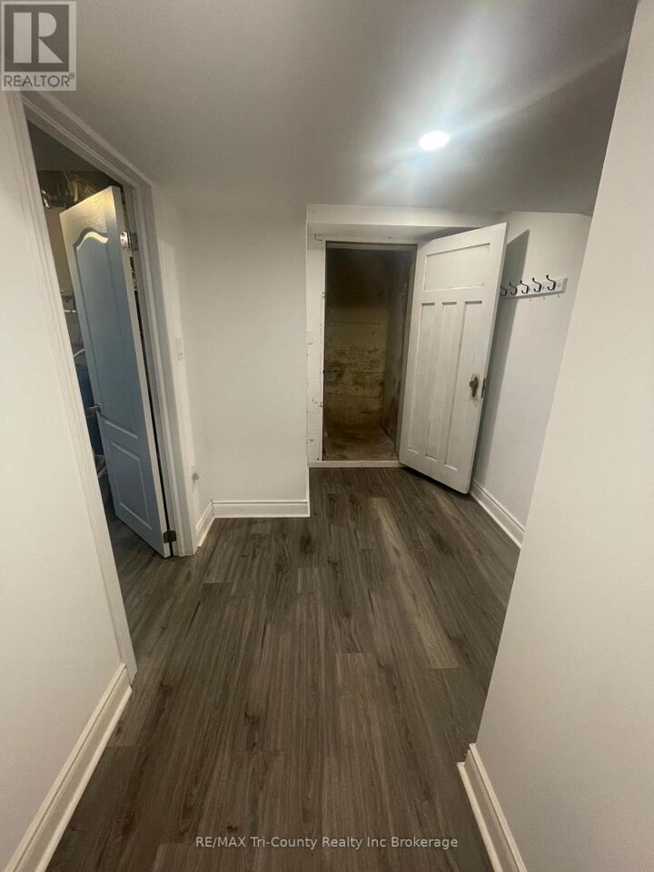 Property Photo: 909 James Street ON N4B 2E3