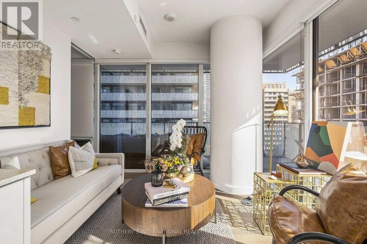 Property Photo: 42 Charles Street East 1702 ON M4Y 1T4