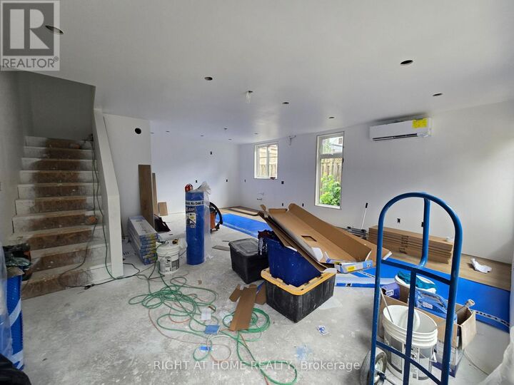 Property Photo:  1103 Dufferin Street  ON M6H 4B5 