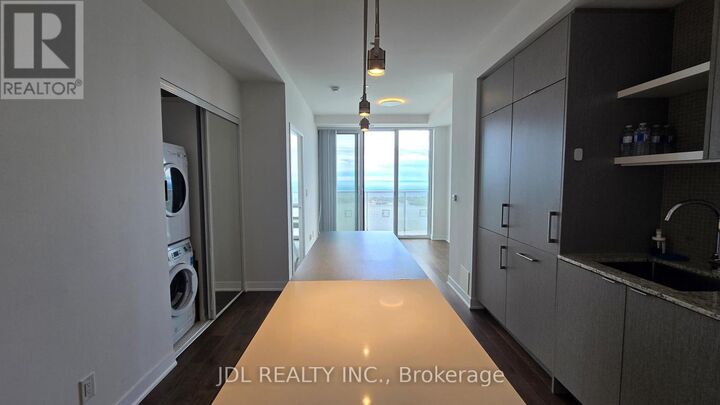 Property Photo:  88 Harbour Street 6108  ON M5J 0C3 