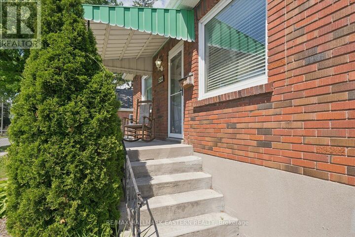 Property Photo:  522 King George Street  ON K9J 1S4 
