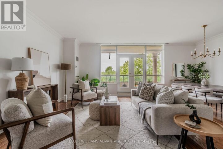 Property Photo:  9 Boardwalk Drive 321  ON M4L 6T1 