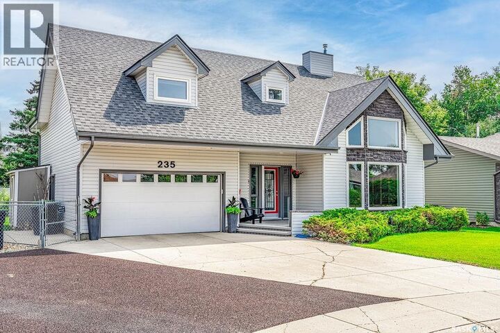 Property Photo:  235 Sebestyen Terrace  SK S7K 6R8 