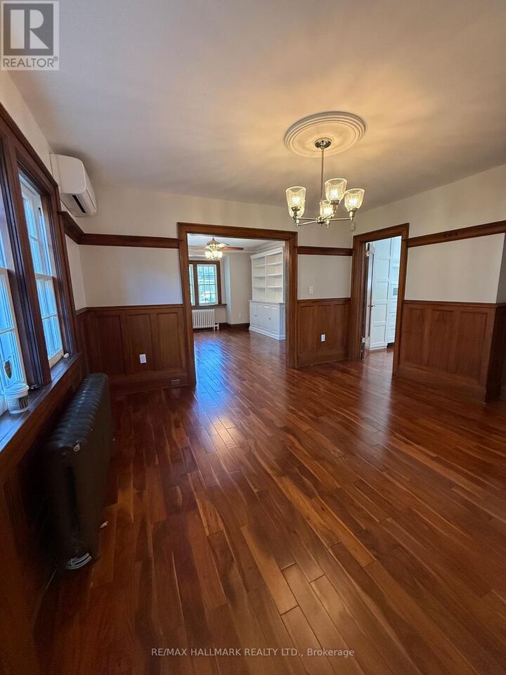 Property Photo:  368 Mount Pleasant Road  ON M4T 2C8 