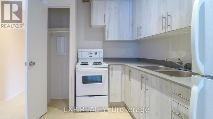 Property Photo: 84 Second Street 207 ON L9W 2C3
