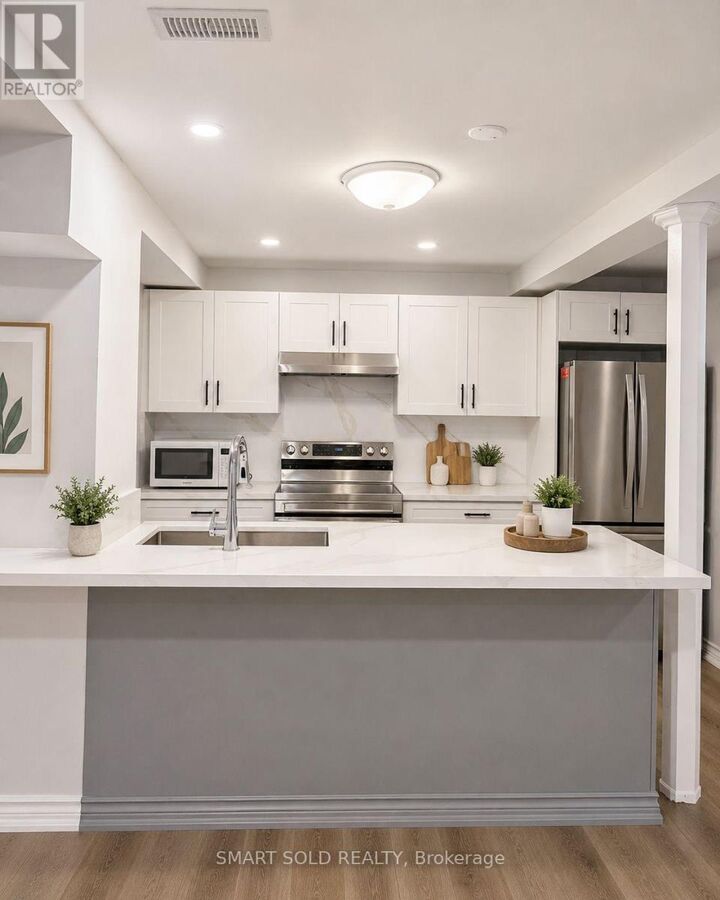 Property Photo: 28 Leggott Avenue Lower ON L4N 8A9
