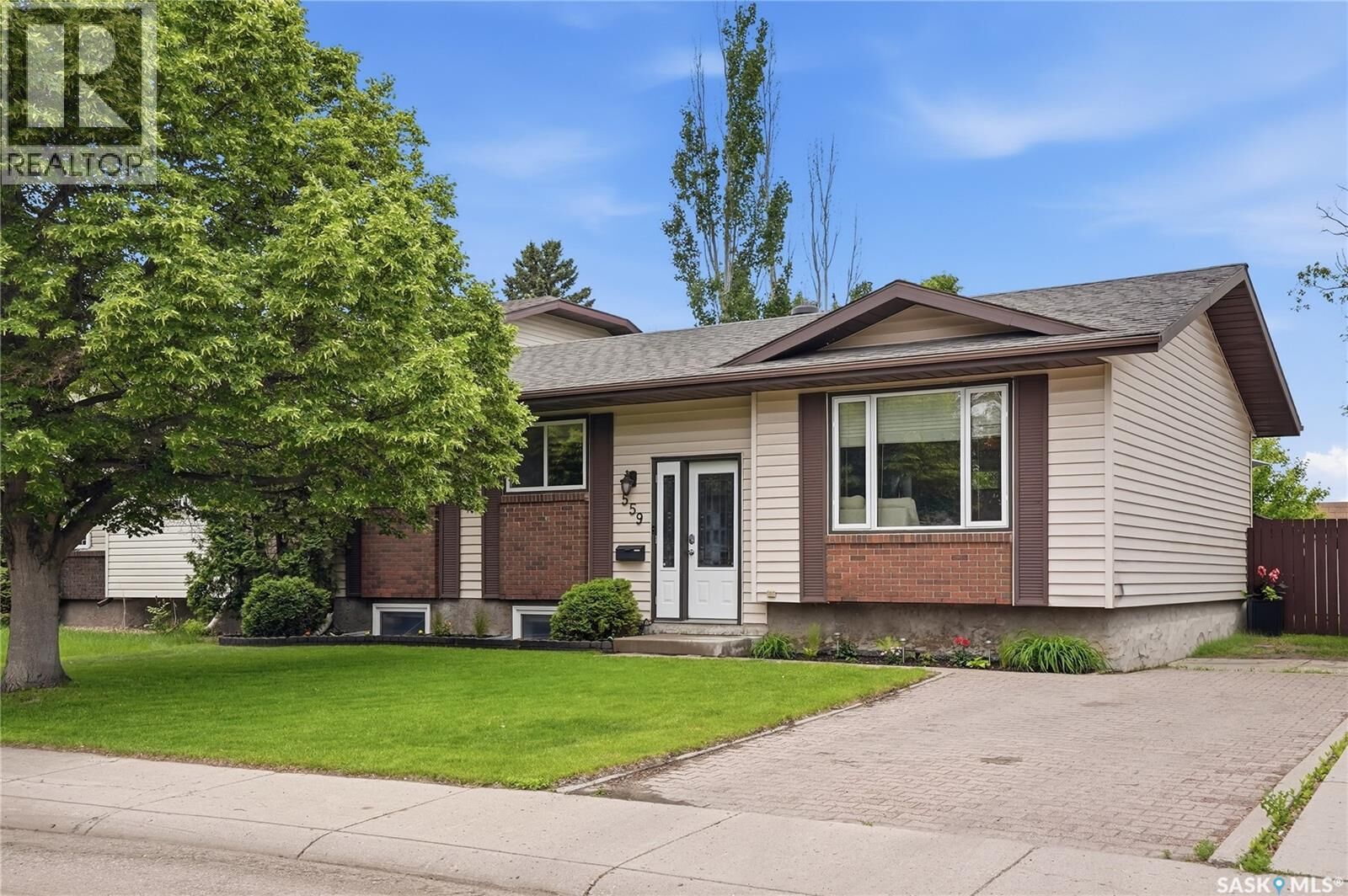 Property Photo: 559 Nordstrum Road SK S7K 7X6