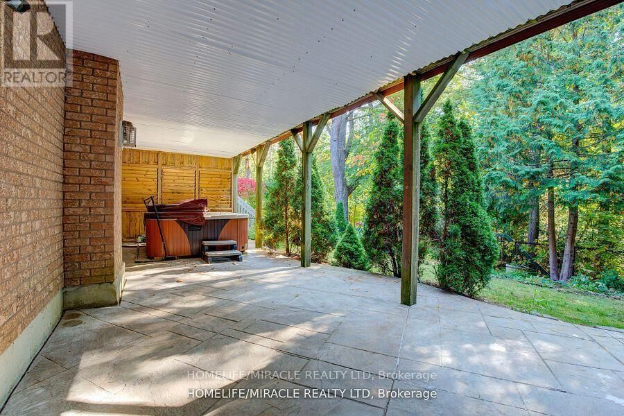 Property Photo:  905 Alanbury Crescent  ON L1X 2S3 