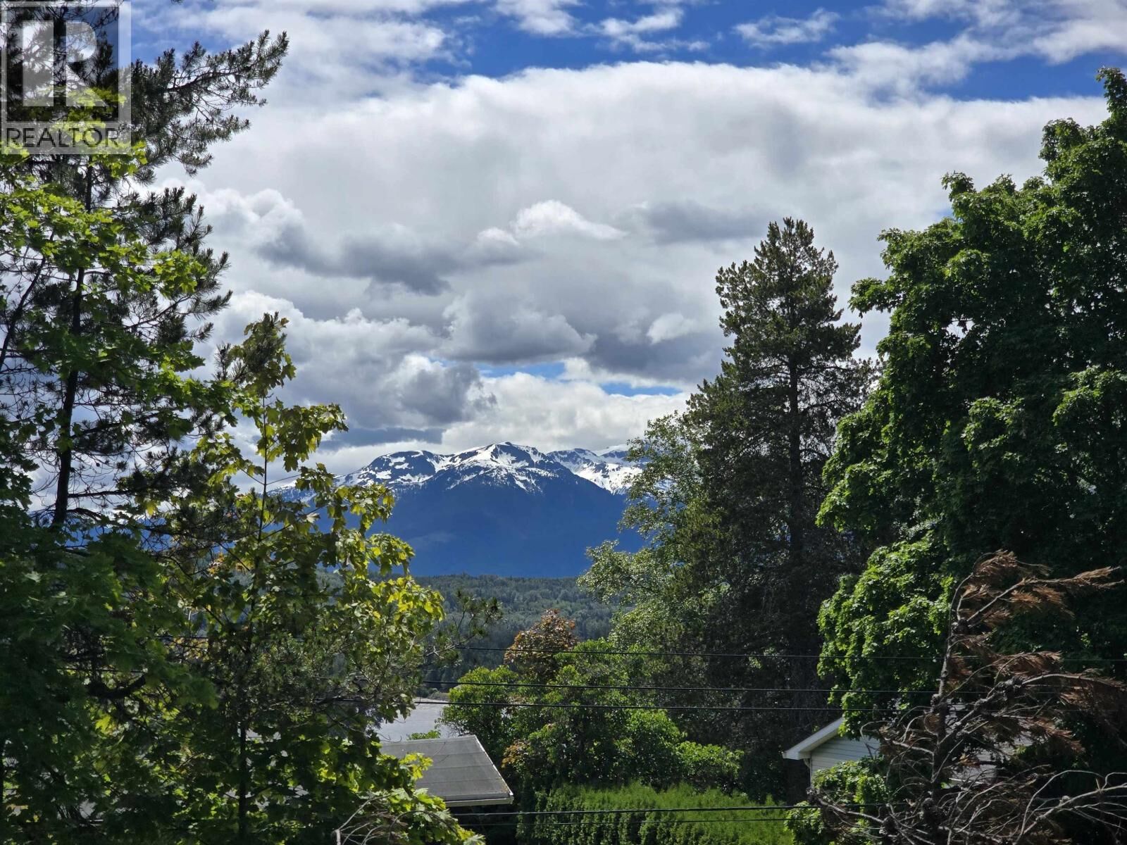 Property Photo:  4310 Birch Avenue  BC V8G 1X2 