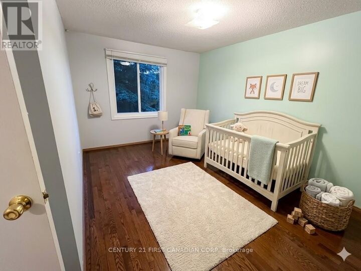 Property Photo: 1470 Aldersbrook Road ON N6G 3V7