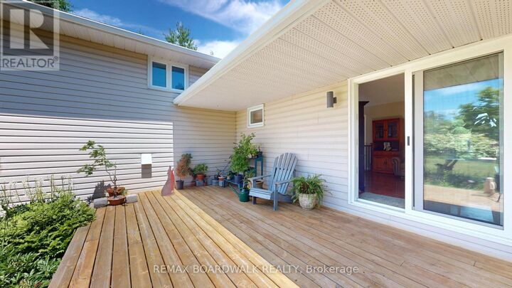 Property Photo:  4 St George Street  ON K0E 1M0 