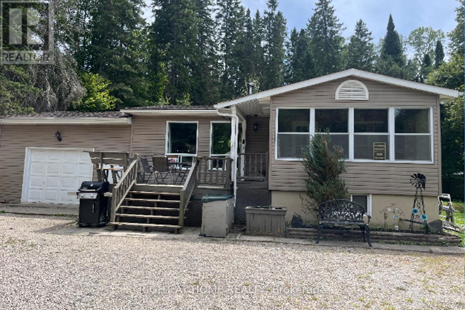Property Photo: 524 Balsam Chutes Road ON P0B 1L0