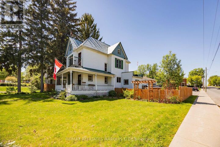 Property Photo:  55 Kenyon Street East  ON K0C 1A0 
