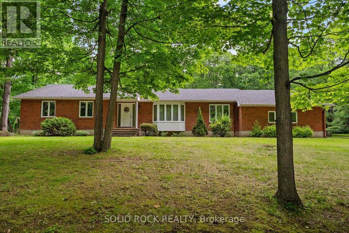 Property Photo:  89 Woodridge Court  ON K0A 1G0 