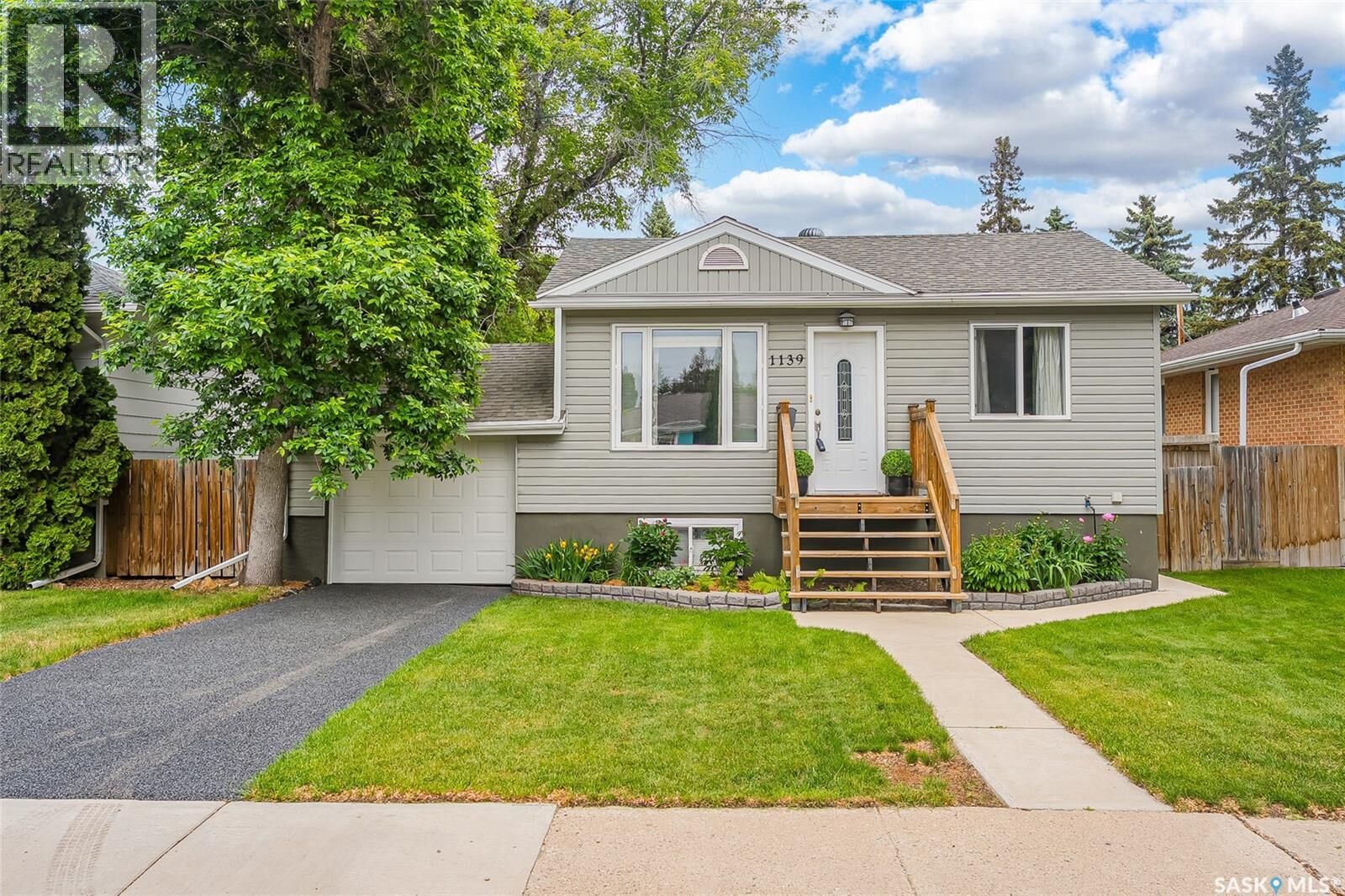 Property Photo: 1139 2nd Street E SK S7H 1R4