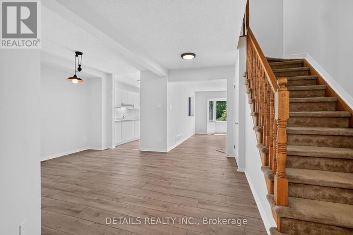 Property Photo:  122 Ashpark Crescent  ON K1T 3N6 