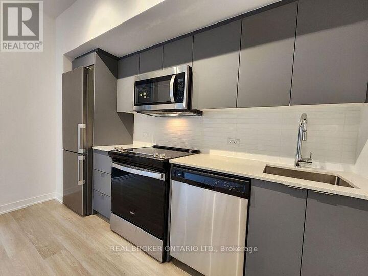 Property Photo: 30 Tretti Way 905 ON M3H 0E3