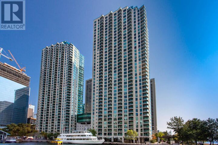 Property Photo:  77 Harbour Square 2210  ON M5J 2S2 