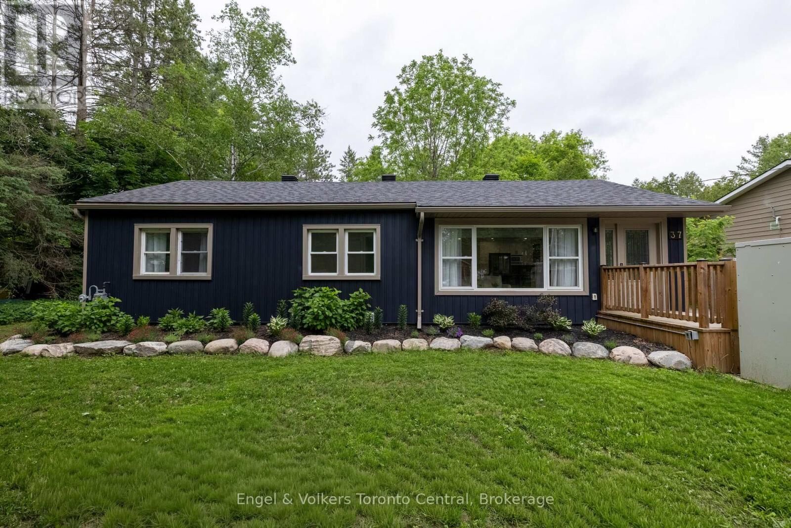 Property Photo:  37 Spencer Street  ON P1L 1E1 