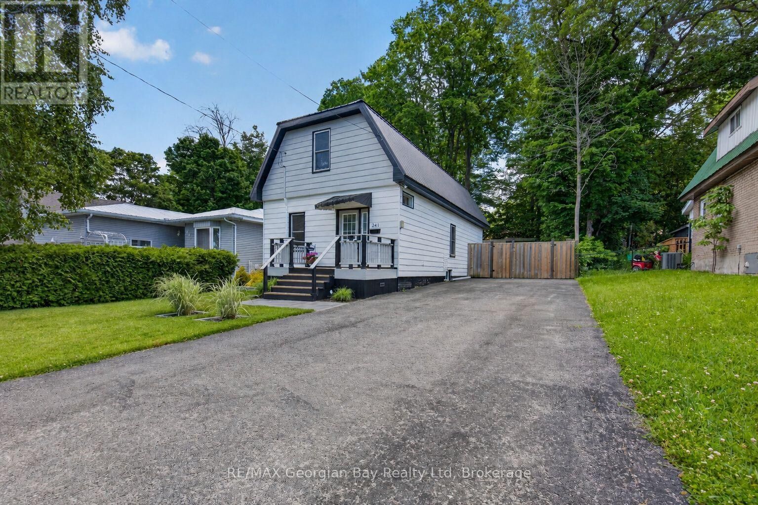 Property Photo: 241 Donalda Street ON L4R 2N4