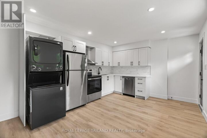 Property Photo:  1015 Eagle Drive 3  ON N5Z 3H4 