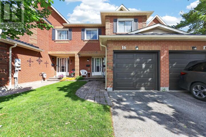 Property Photo:  165 Kozlov Street 16  ON L4N 7M7 