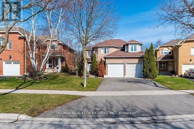 Property Photo: 33 Strathroy Crescent ON L8B 0K9
