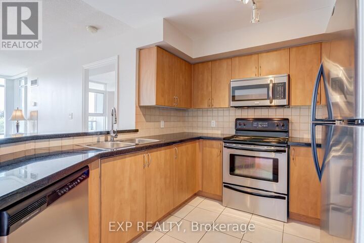 Property Photo:  3840 Bathurst Street 506  ON M3H 6C6 