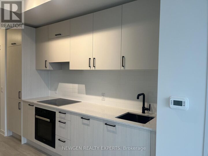 Property Photo:  5 Quarrington Lane 3206  ON M3C 0S5 