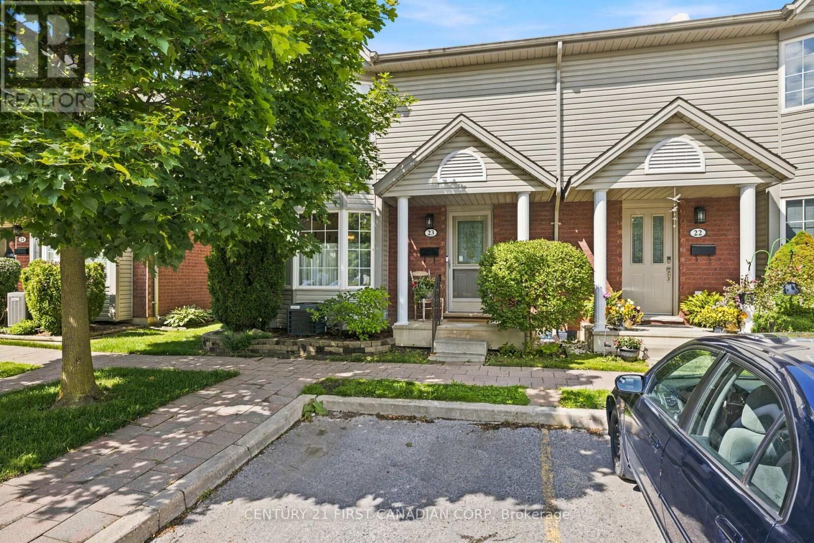 Property Photo: 101 Brookside Street 23 ON N5Z 5C9
