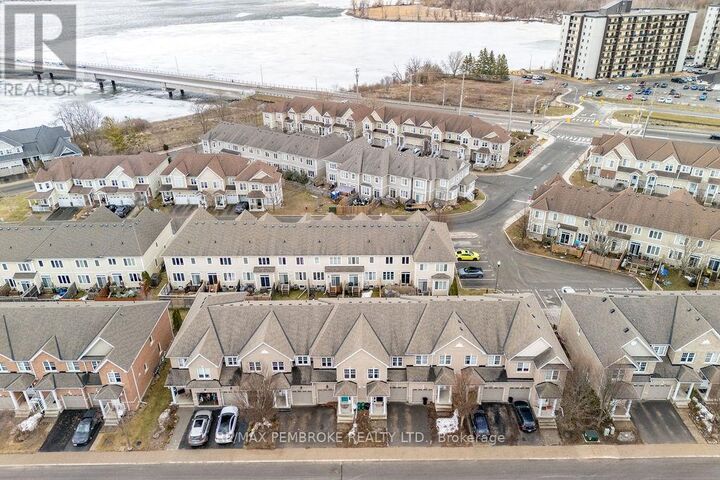 Property Photo:  843 Newmarket Lane  ON K7K 0C8 