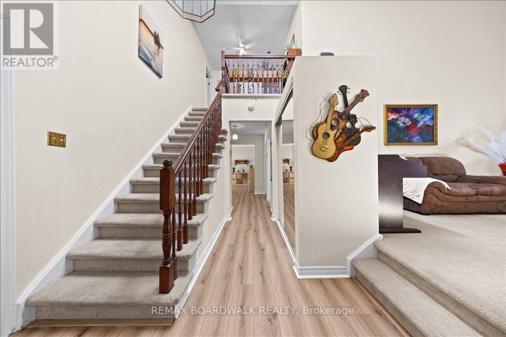 Property Photo:  13 Pommel Crescent  ON K2M 1A3 