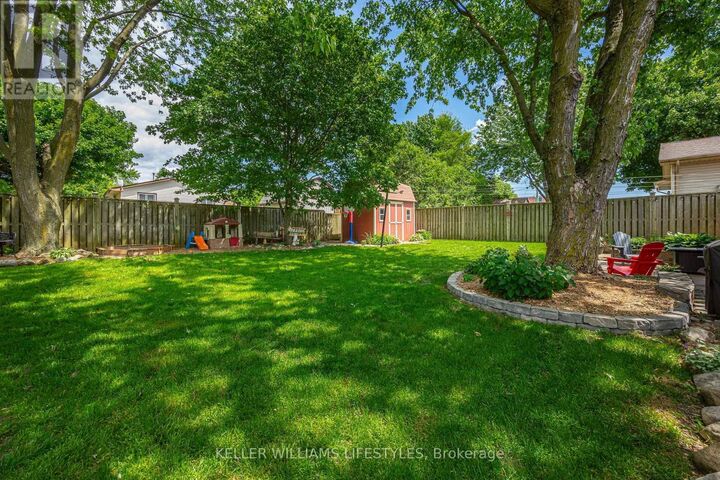 Property Photo:  109 Willow Avenue  ON N0M 2J0 