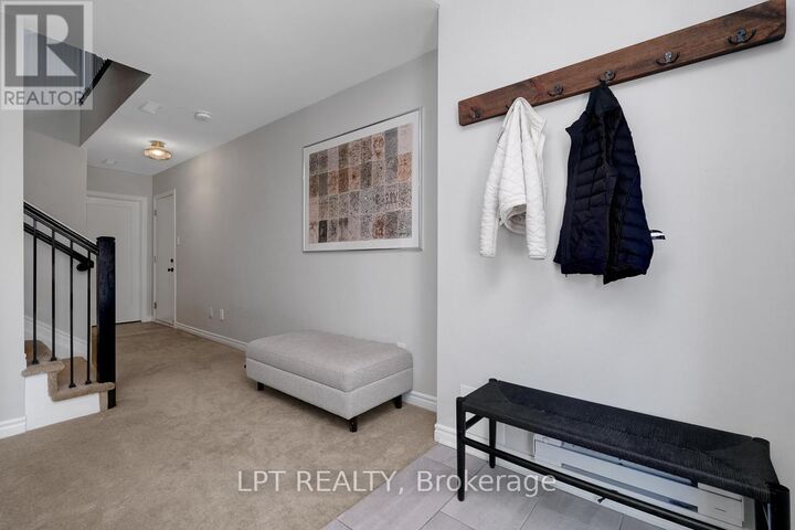 Property Photo:  815 Kiniw Private  ON K1K 4Z4 