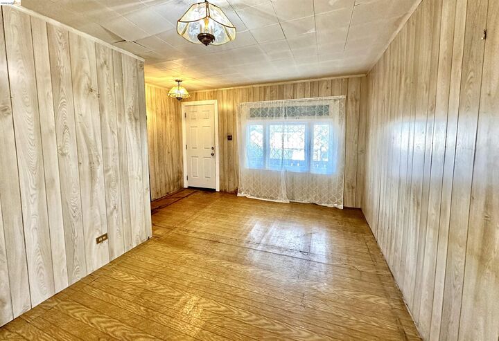 Property Photo:  1607 Felton St  CA 94134 