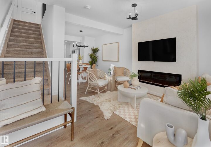 Property Photo:  3705 141 Street SW 18  AB T6W 5M9 