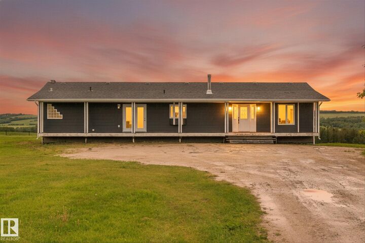 8223 Twp Road 590 — photo 1