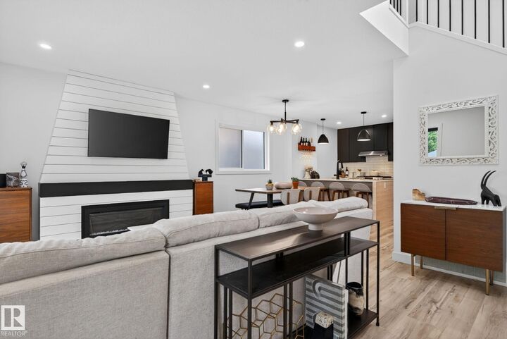 Property Photo:  11539 86 Street NW  AB T5B 3J4 