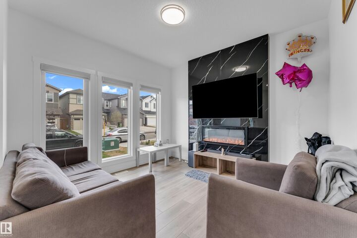 432 29 Street SW — photo 1