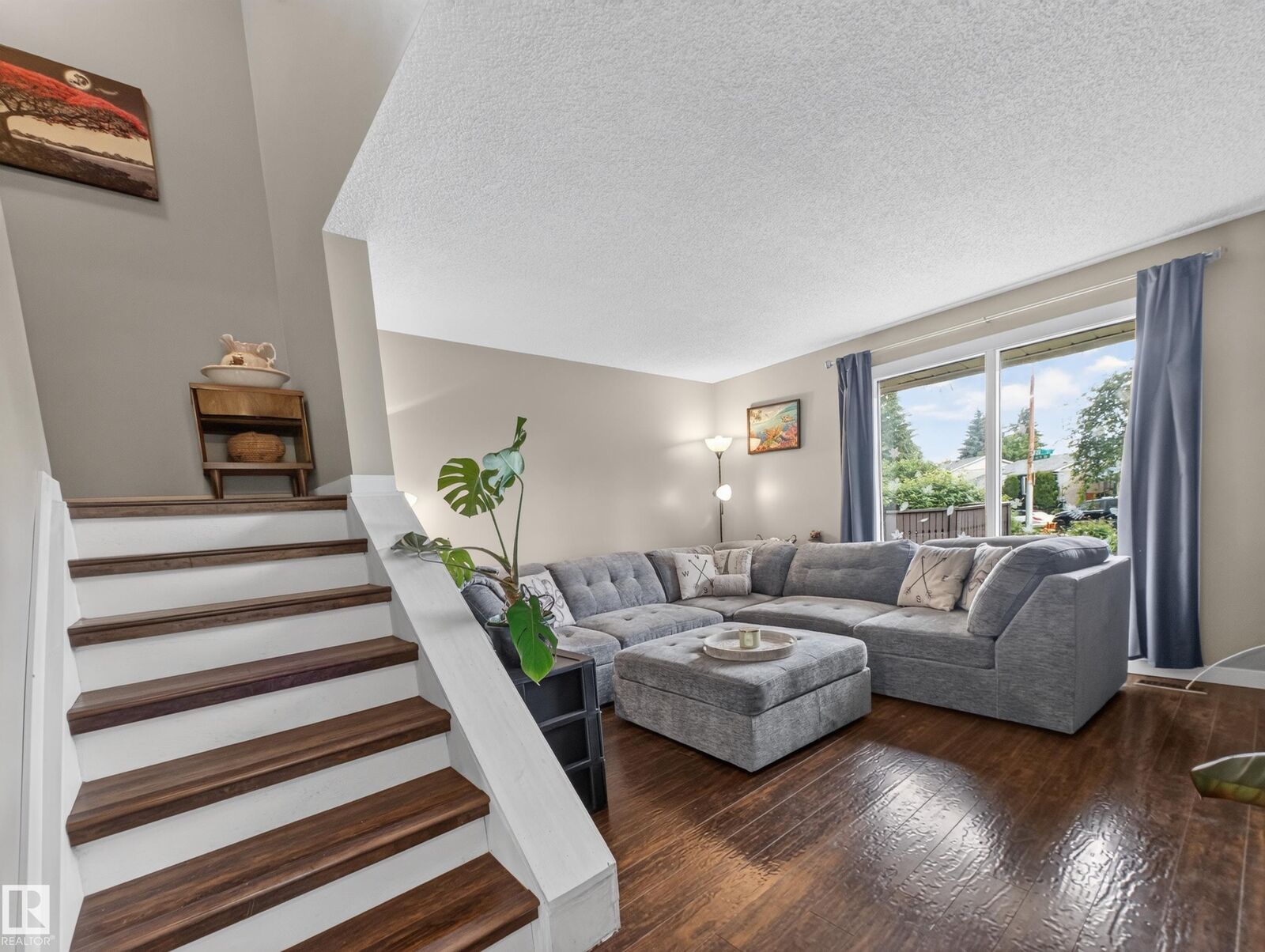 Property Photo:  3503 42A Avenue NW  AB T6L 4C6 