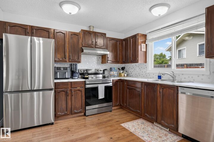 Property Photo:  14612 29 Street NW  AB T5Y 2A3 
