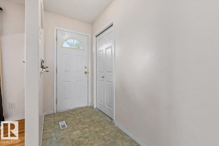 Photo de la propriété: 5126 53 Street AB T0G 1L0