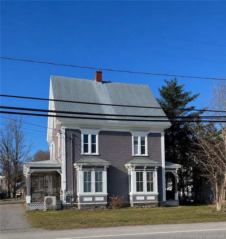 132 Broadway Street — photo 1