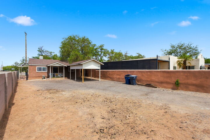 Property Photo:  2201 7th Street NW  NM 87102 