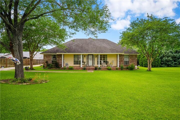 Property Photo: 237 Oak Villa Drive LA 71322