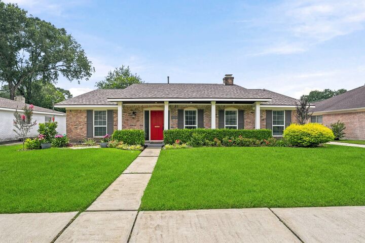 Property Photo:  6131 Yarwell Drive  TX 77096 