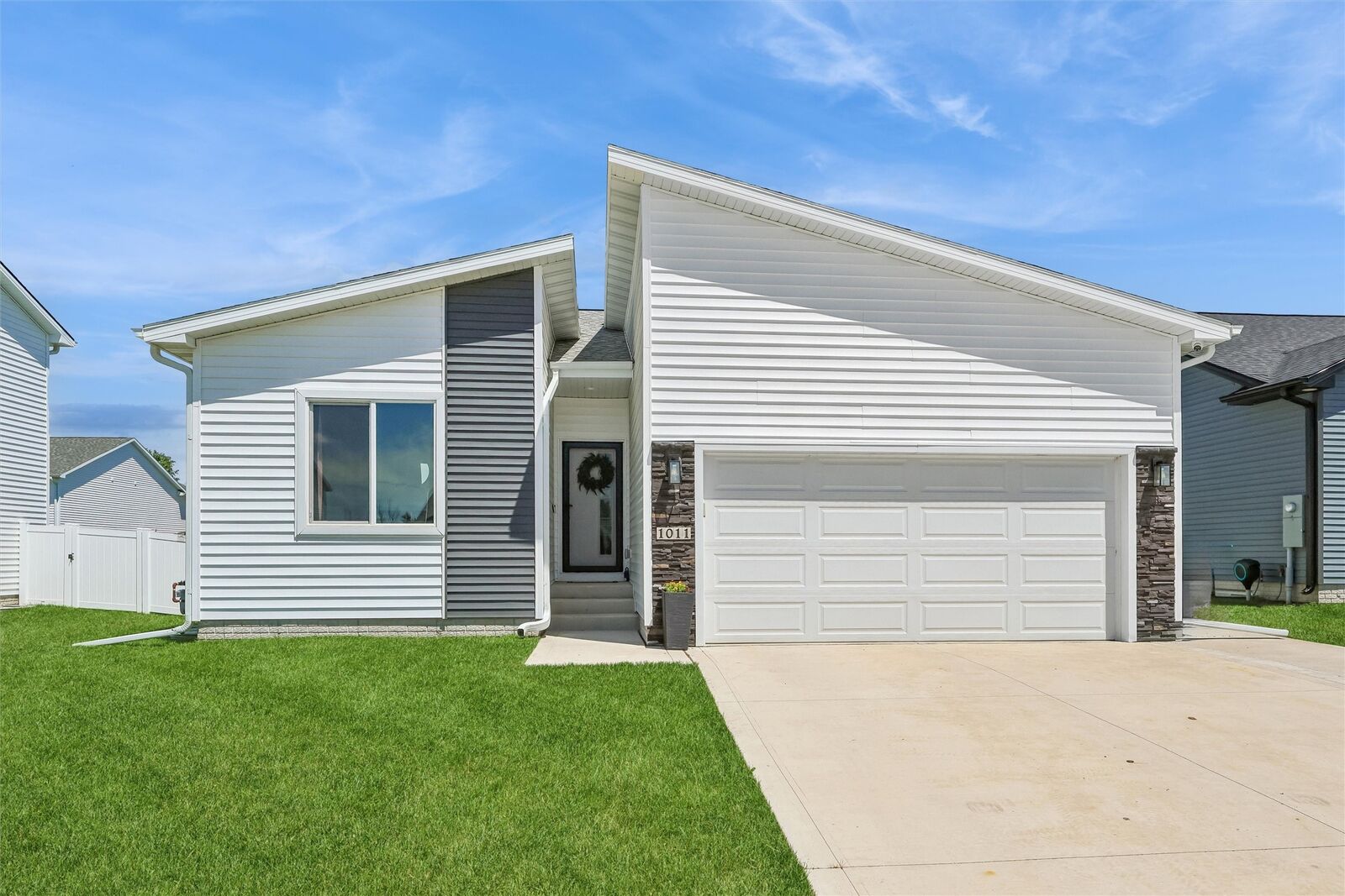 Property Photo: 1011 Polk Street IA 50069
