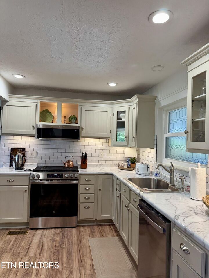 Property Photo:  332 Euclid Ave  TN 37763 