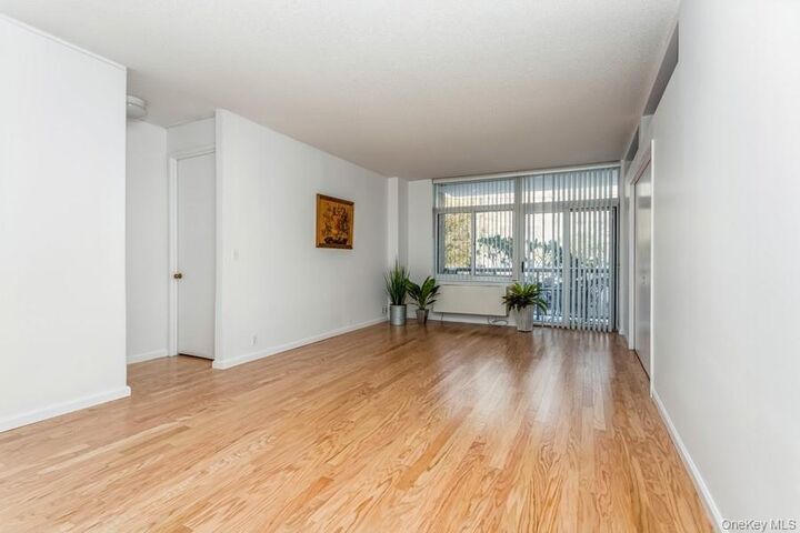 Property Photo:  35 N Chatsworth Avenue 1J  NY 10538 